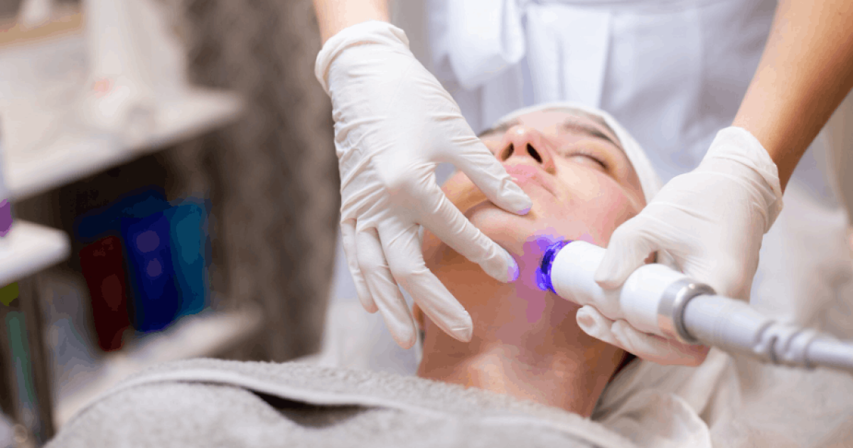 patient getting hifu treatment